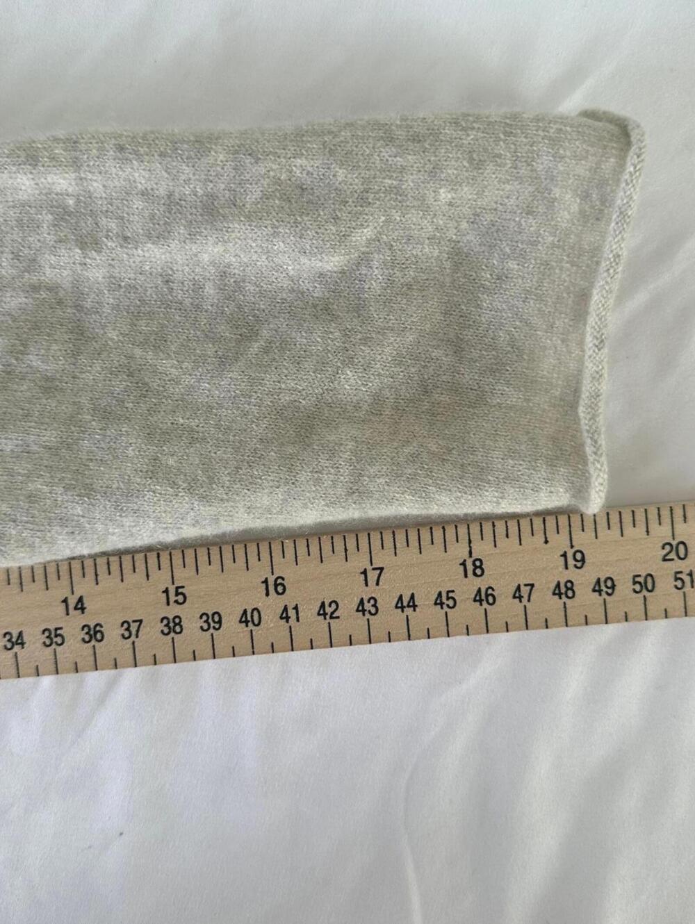 Lord & Taylor Cashmere Women's Light Gray 100% Cashmere Knit Sweater - Size L/G - Picture 6 of 7